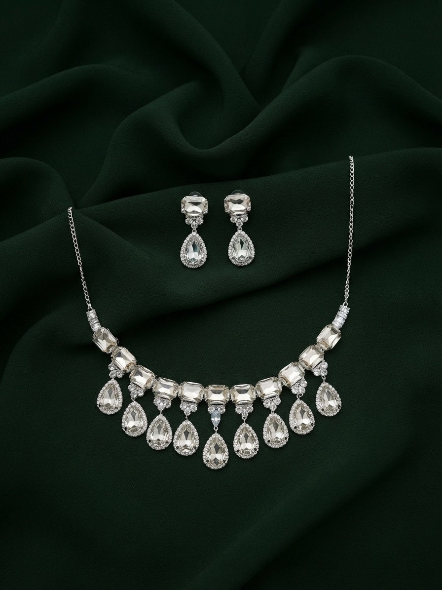 Silver Plated Kundan Beaded Jewellery Set With Mang Tikka