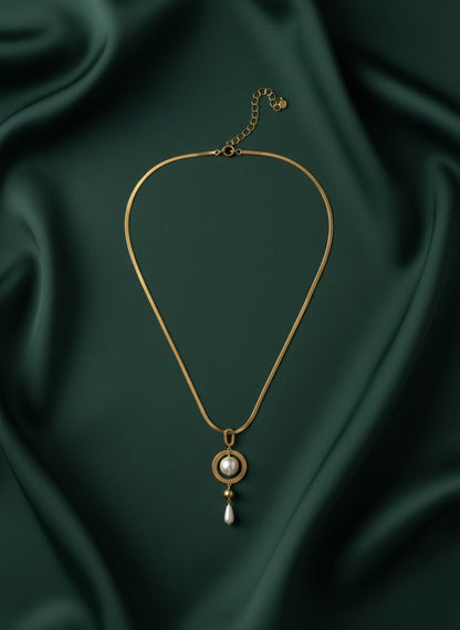 Antique Pearl Pandent with Chain