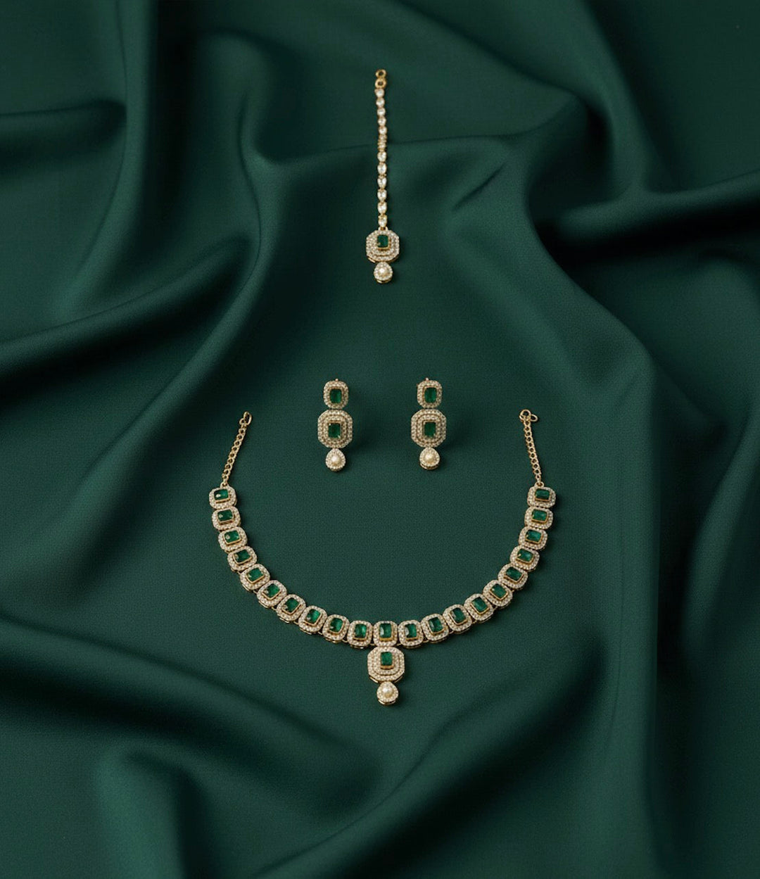 Emerald Kundan Necklace With Earings &amp; Mang Tika