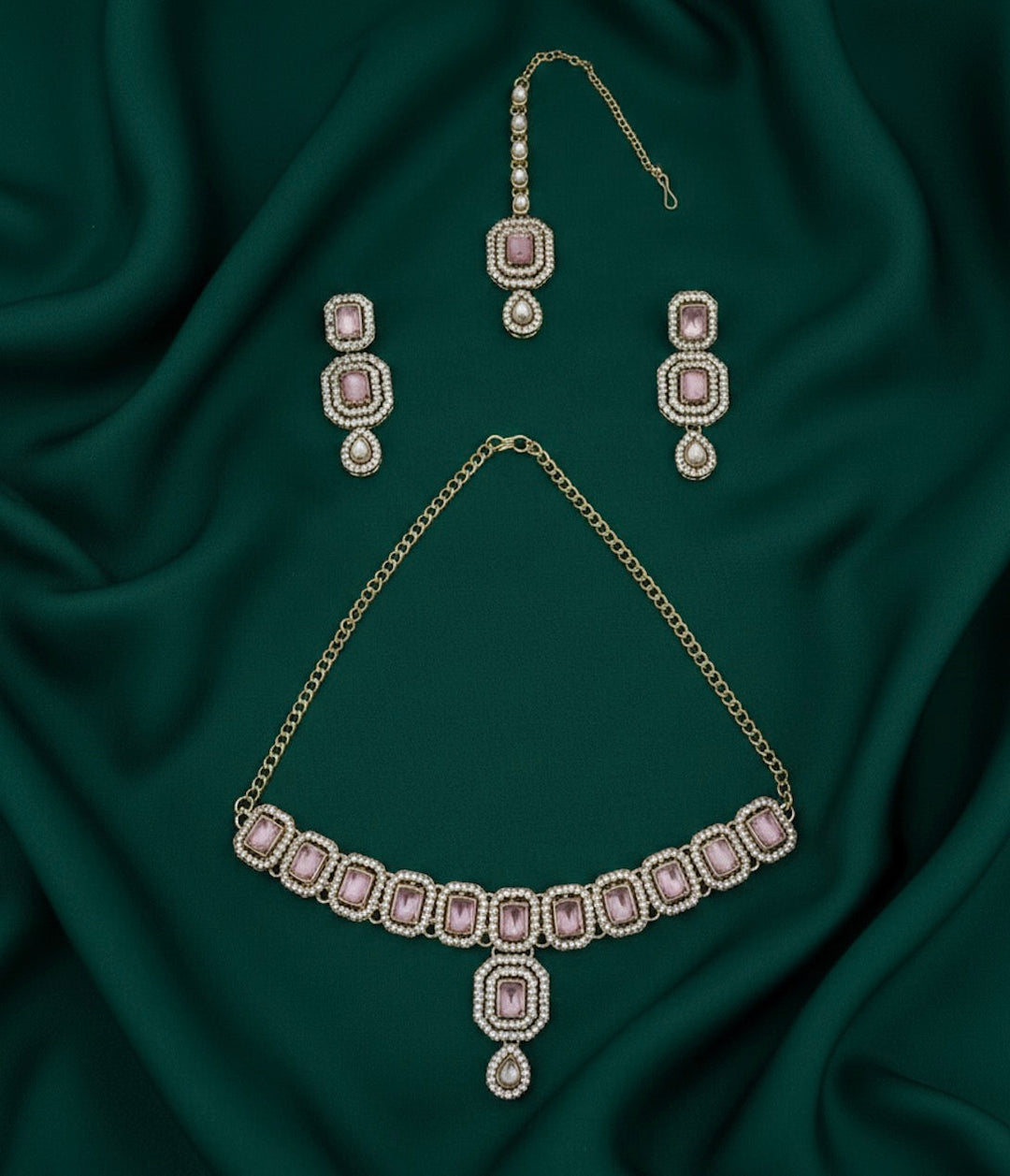 Trendy Kundan Necklace With Earings &amp; Mang Tika