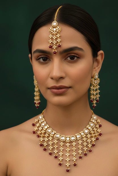 Trendy Kundan Necklace With Earings & Mang Tika