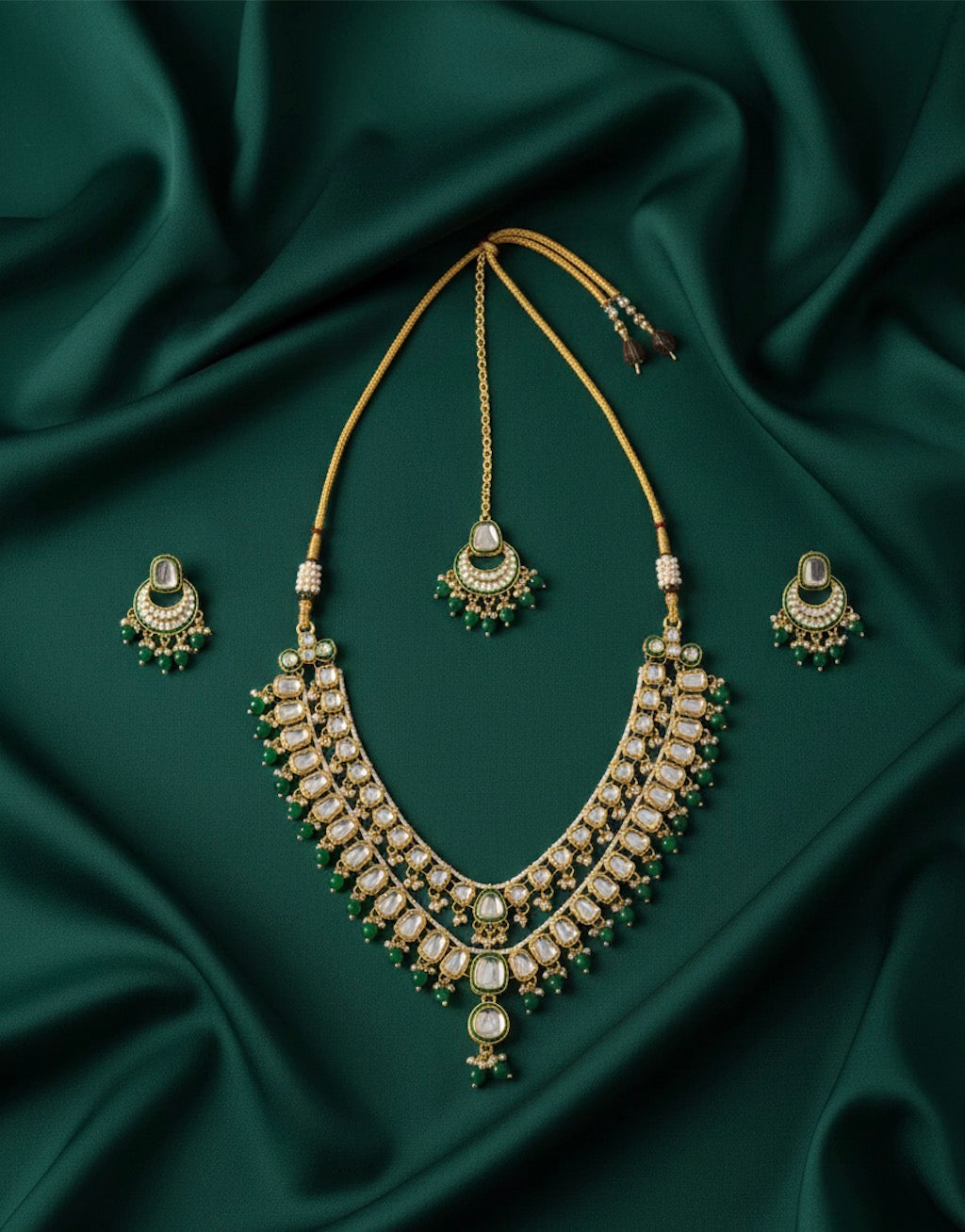 Women Emerald Kundan Necklace With Earrings & Mang Tika