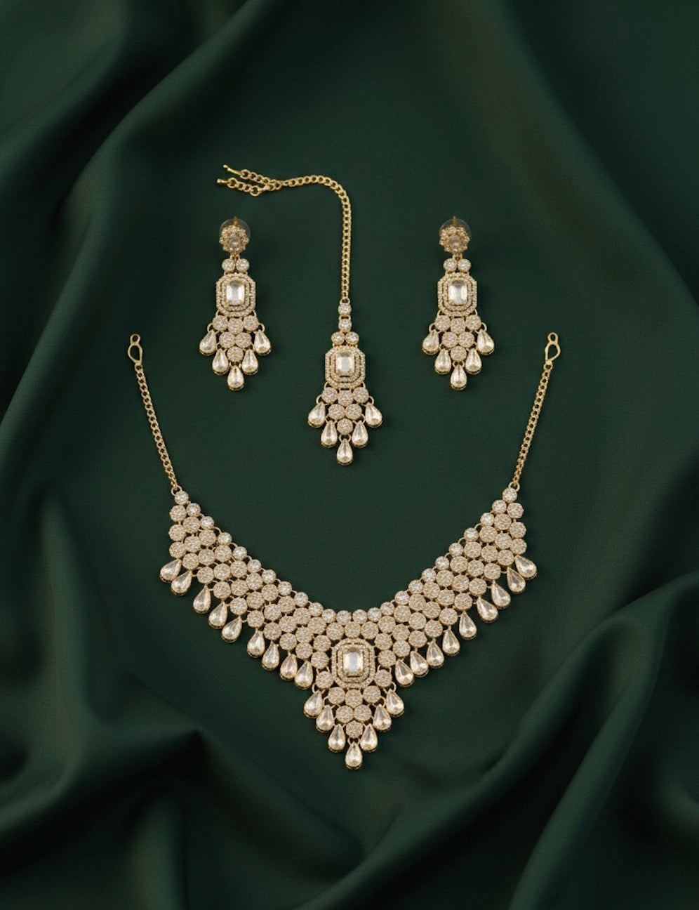 Women Ruby Kundan Necklace With Earrings & Mang Tika