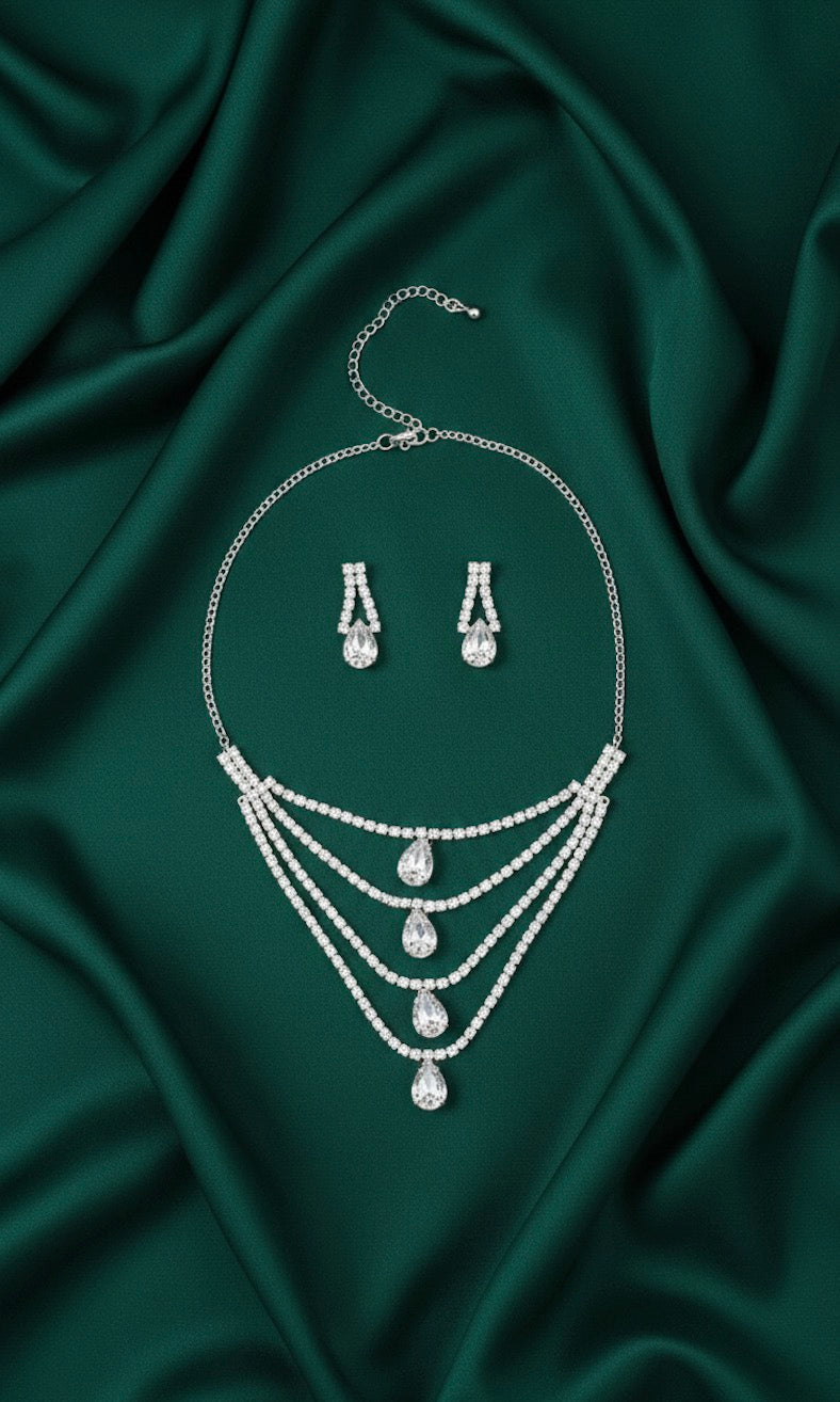 Women Layered Daimond Necklace With Earrings