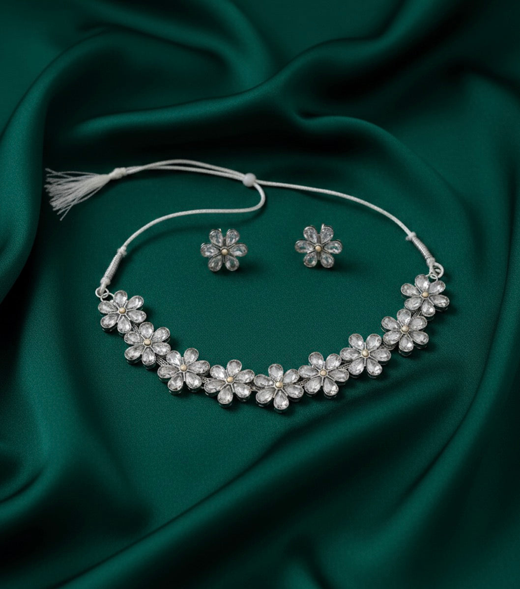 Women Floral Daimond Necklace With Earrings