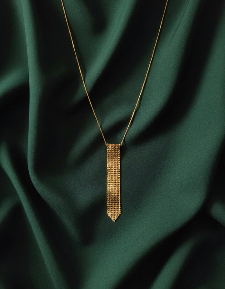 Unique Style Golden Pandent Necklace