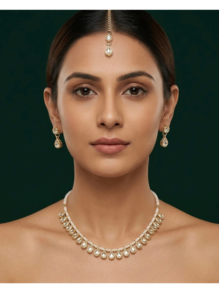 Fancy Pearls &amp; Kundan Choker Necklace With Studs