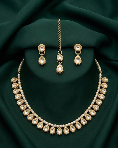 Fancy Pearls & Kundan Choker Necklace With Studs