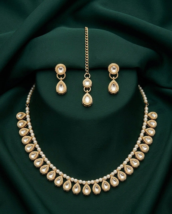 Fancy Pearls &amp; Kundan Choker Necklace With Studs