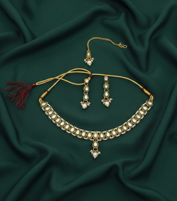 Women Emerald Kundan Necklace With Earrings &amp; Mang Tika
