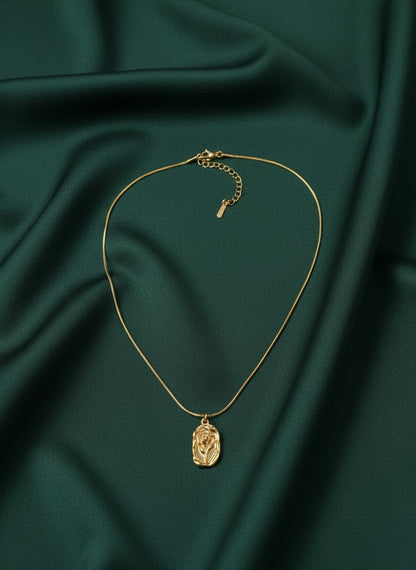 Antique Rose Design Pandent with Minimal Chain