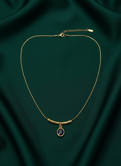 Antique Stone Studded Round Pendant With Chain