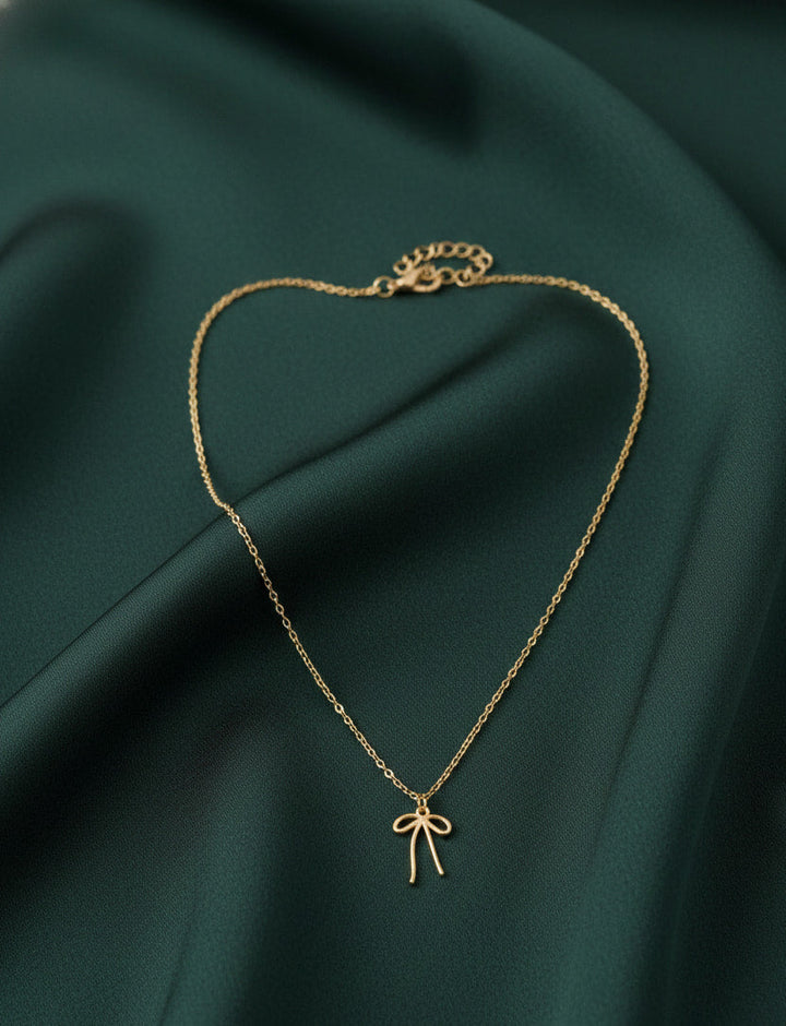 Beautiful Minimul Chain With Bow Pendent