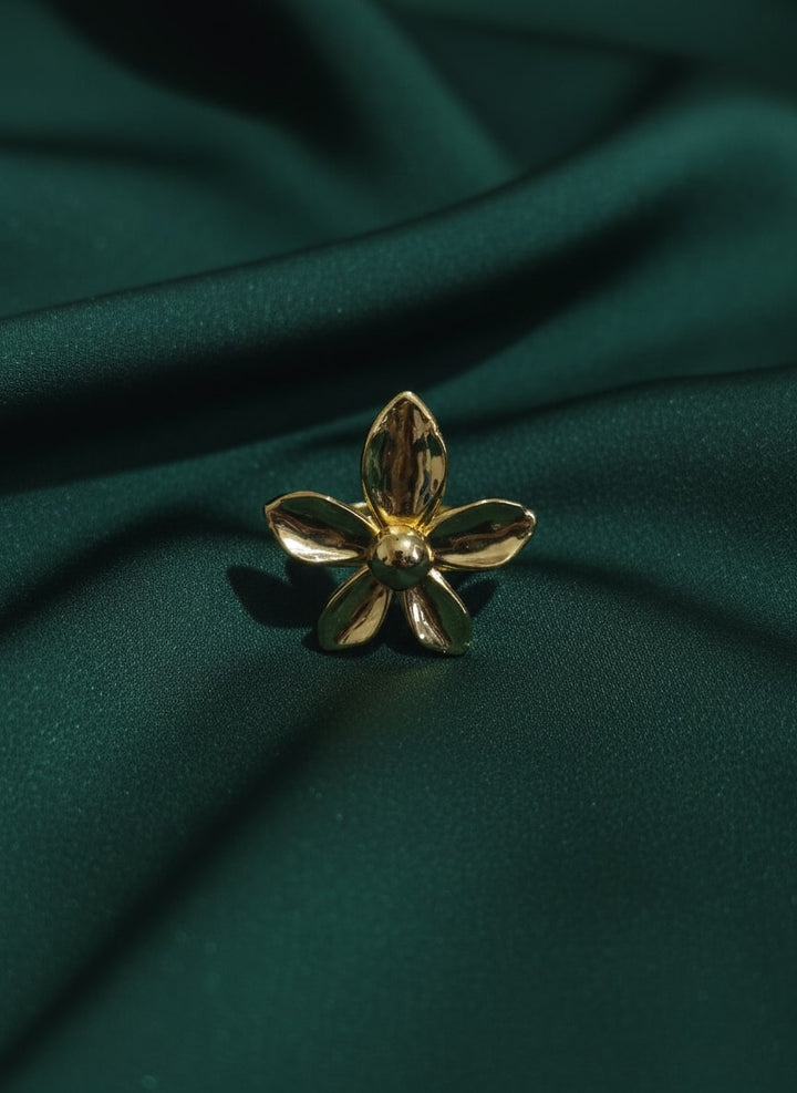 Beautiful Fancy Ring With Texture Flower