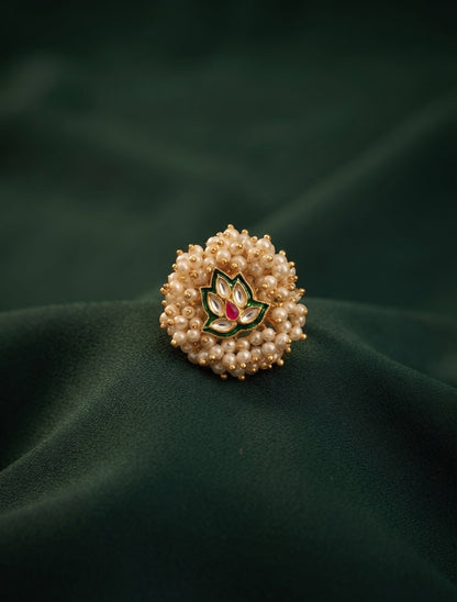 Women Gold-Plated Pearls Beaded Flower Ring