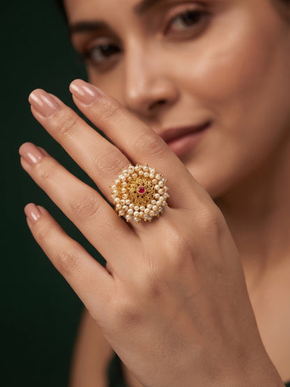 Women Gold-Plated Pearls Beaded Flower Ring