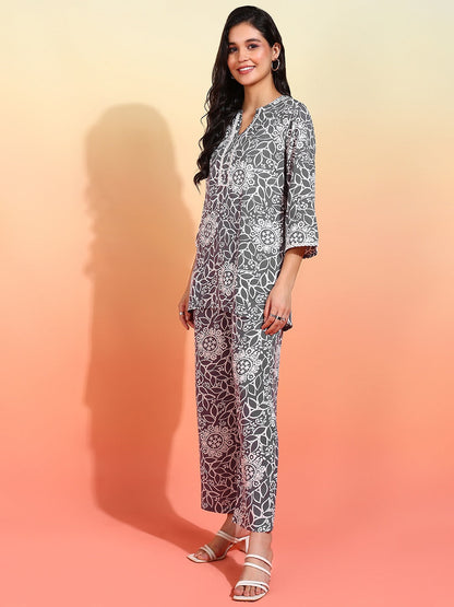 Grey & White Floral Printed Straight Kurti With Trousers