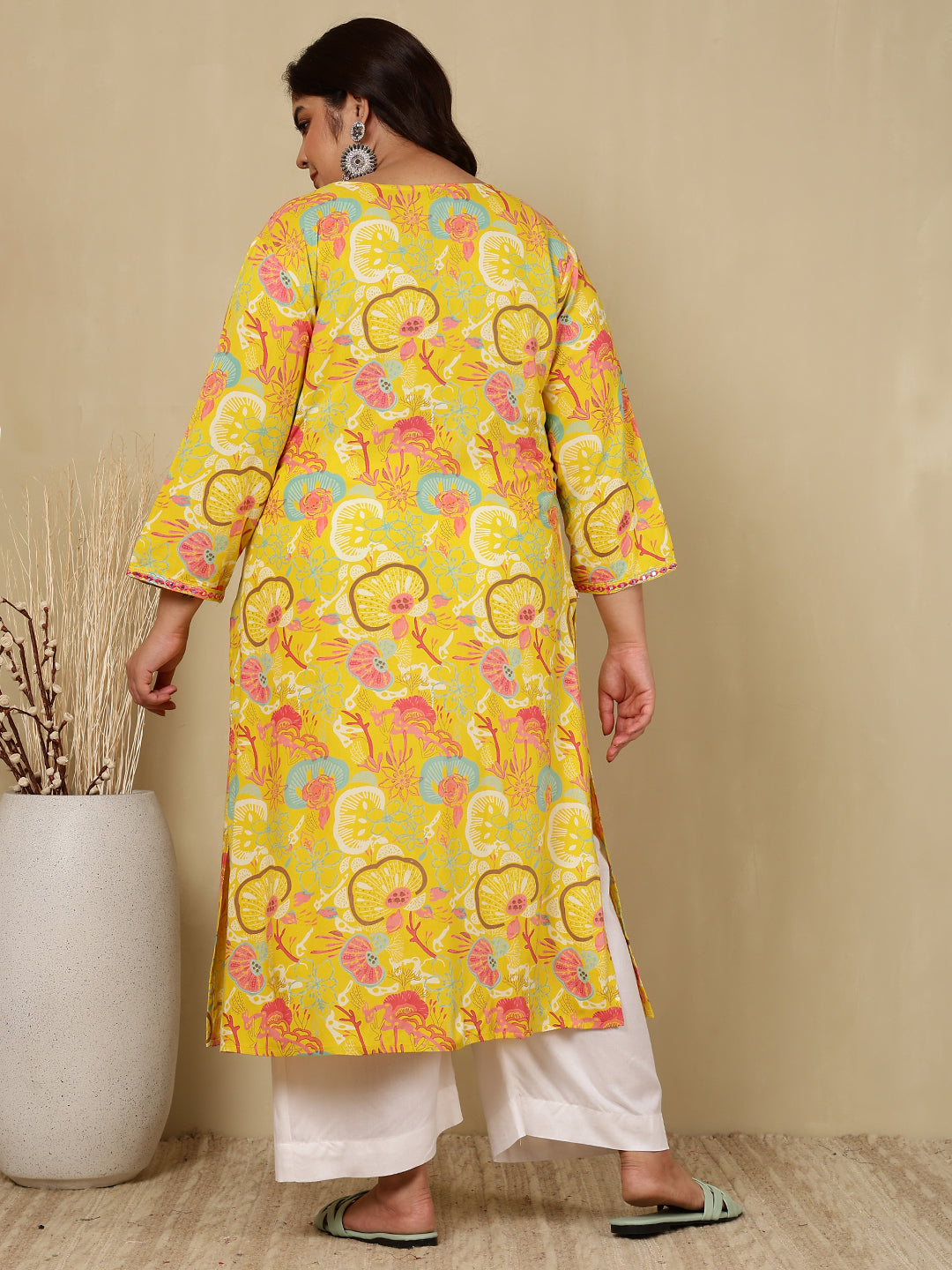 Rayon  Calf Length Printed Straight 3/4 Sleeves V-Neck Kurta