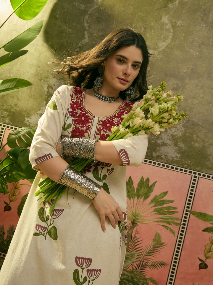 Floral Printed &amp; Embroidered Cotton Straght Kurta