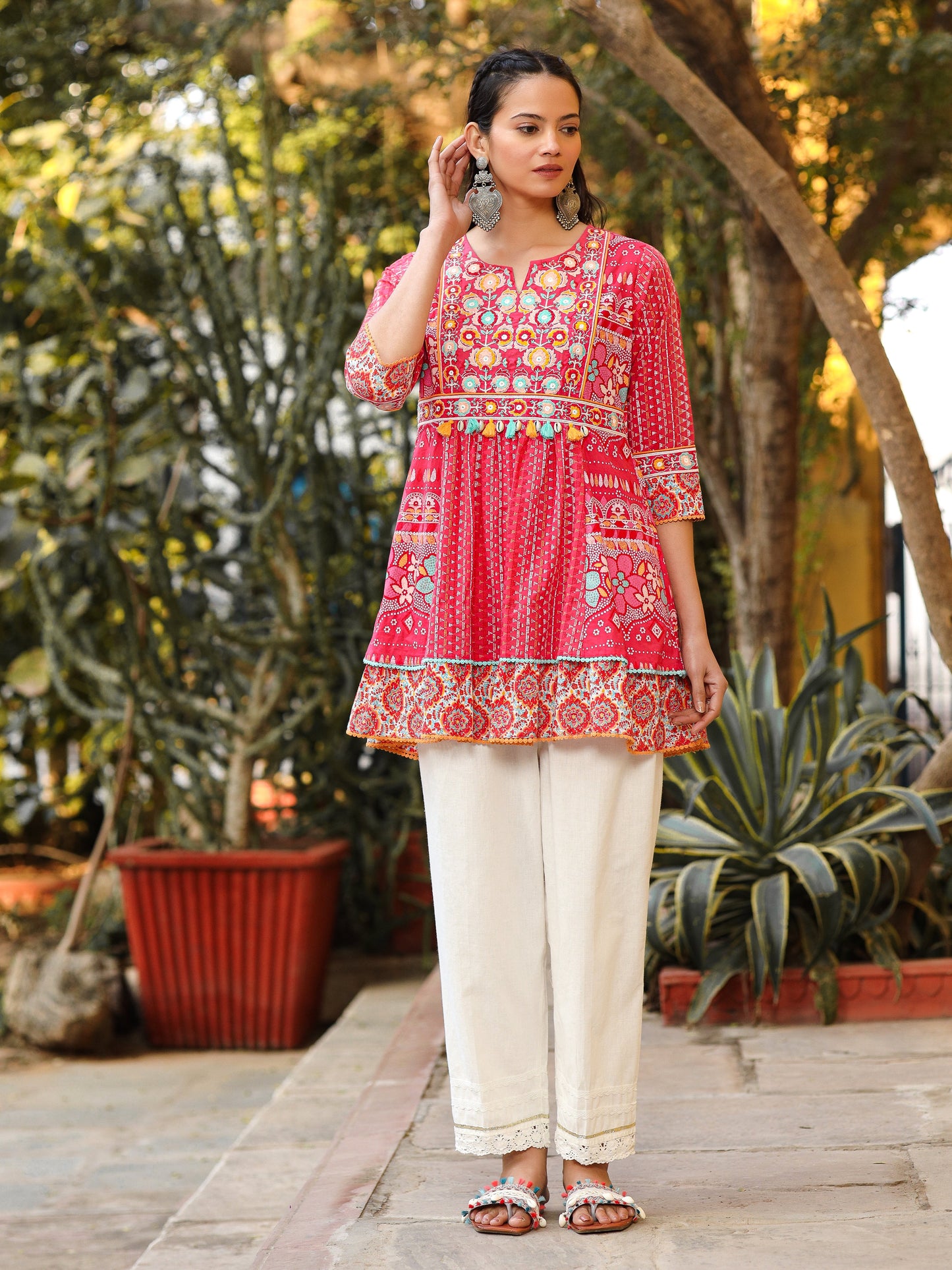 The Sujani Pink Floral Printed Pure Cotton Tunic With Thread Work