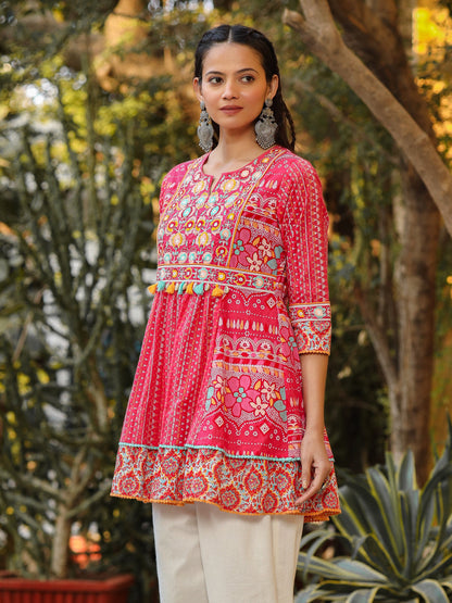 The Sujani Pink Floral Printed Pure Cotton Tunic With Thread Work