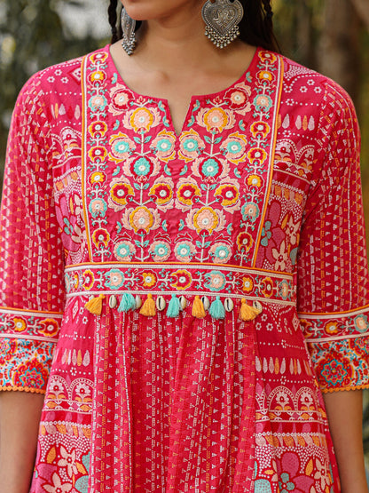 The Sujani Pink Floral Printed Pure Cotton Tunic With Thread Work