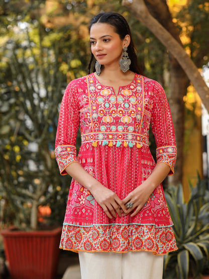 The Sujani Pink Floral Printed Pure Cotton Tunic With Thread Work