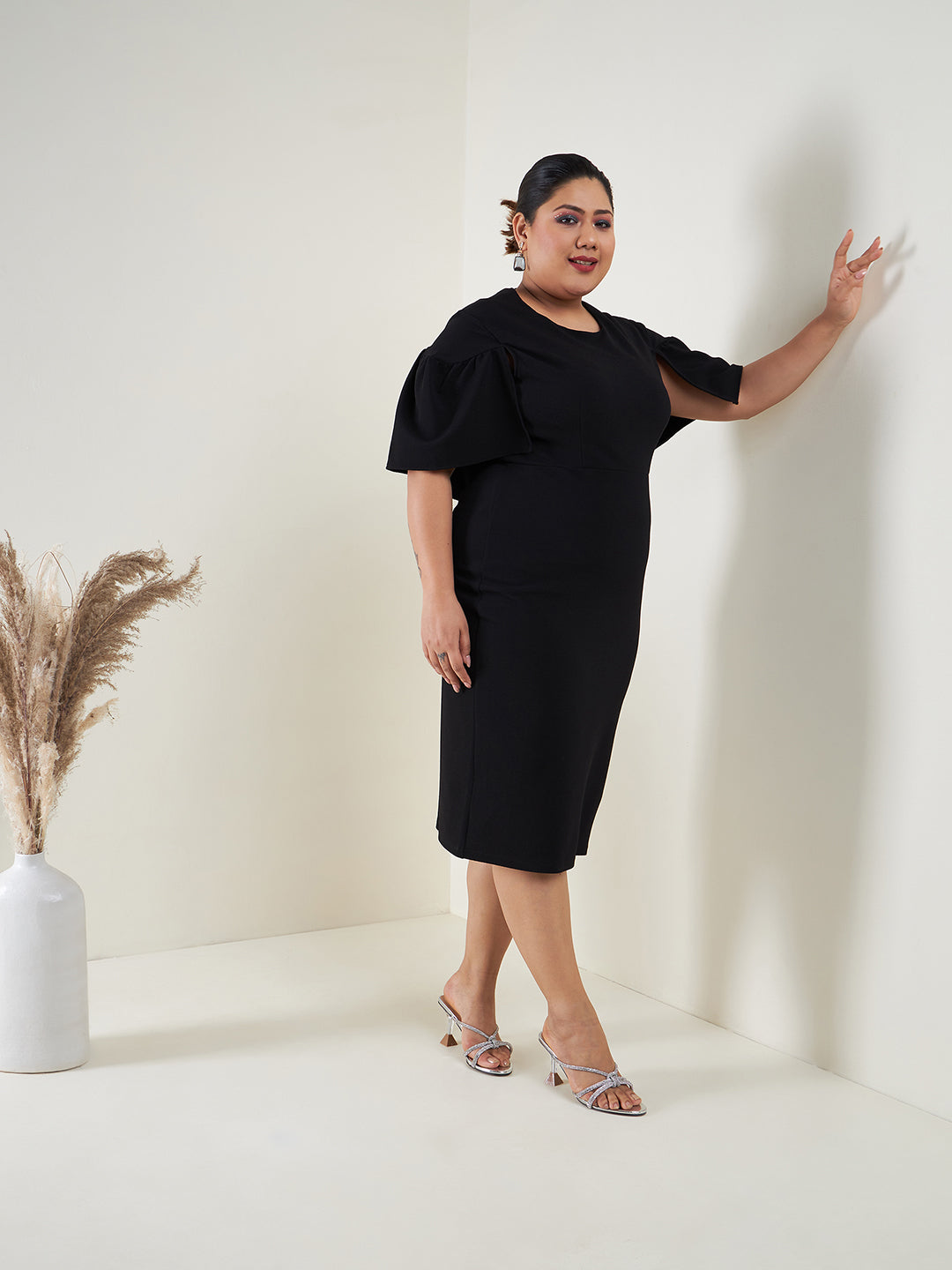 Black Cape Sleeves Bodycon Midi Dress-SASSAFRAS Curve