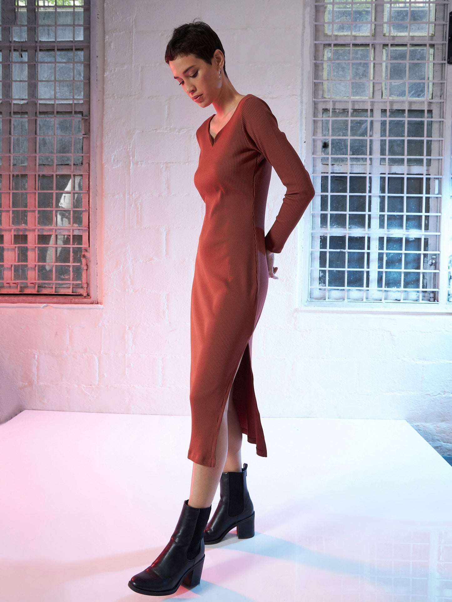 Rust Rib Sweetheart Neck Midi Dress