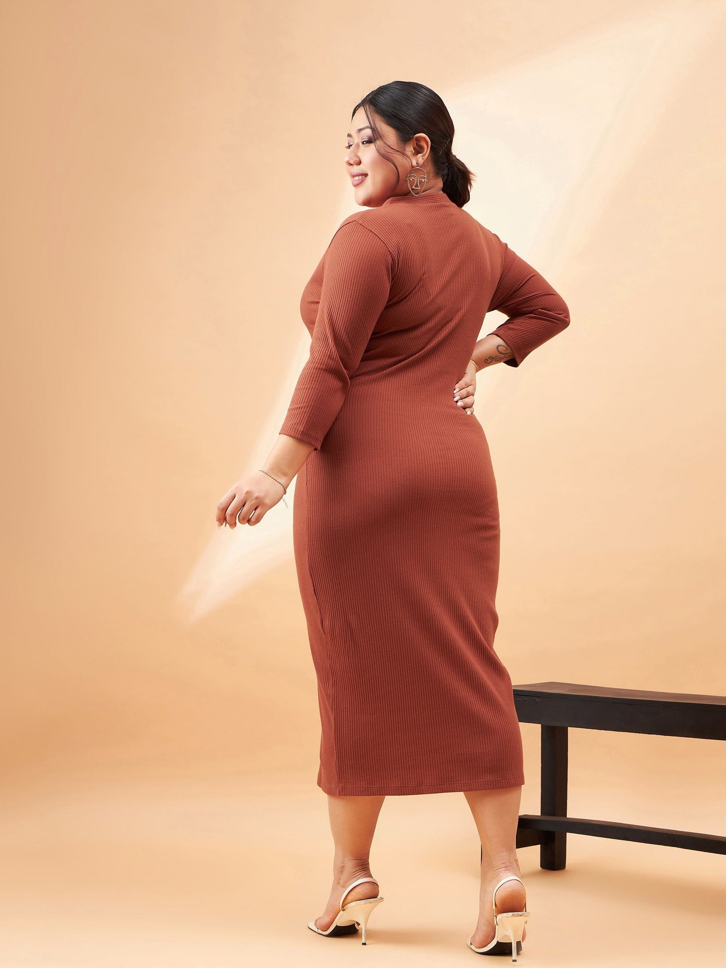 Rust Rib Front Button V-Neck Midi Dress-SASSAFRAS Curve