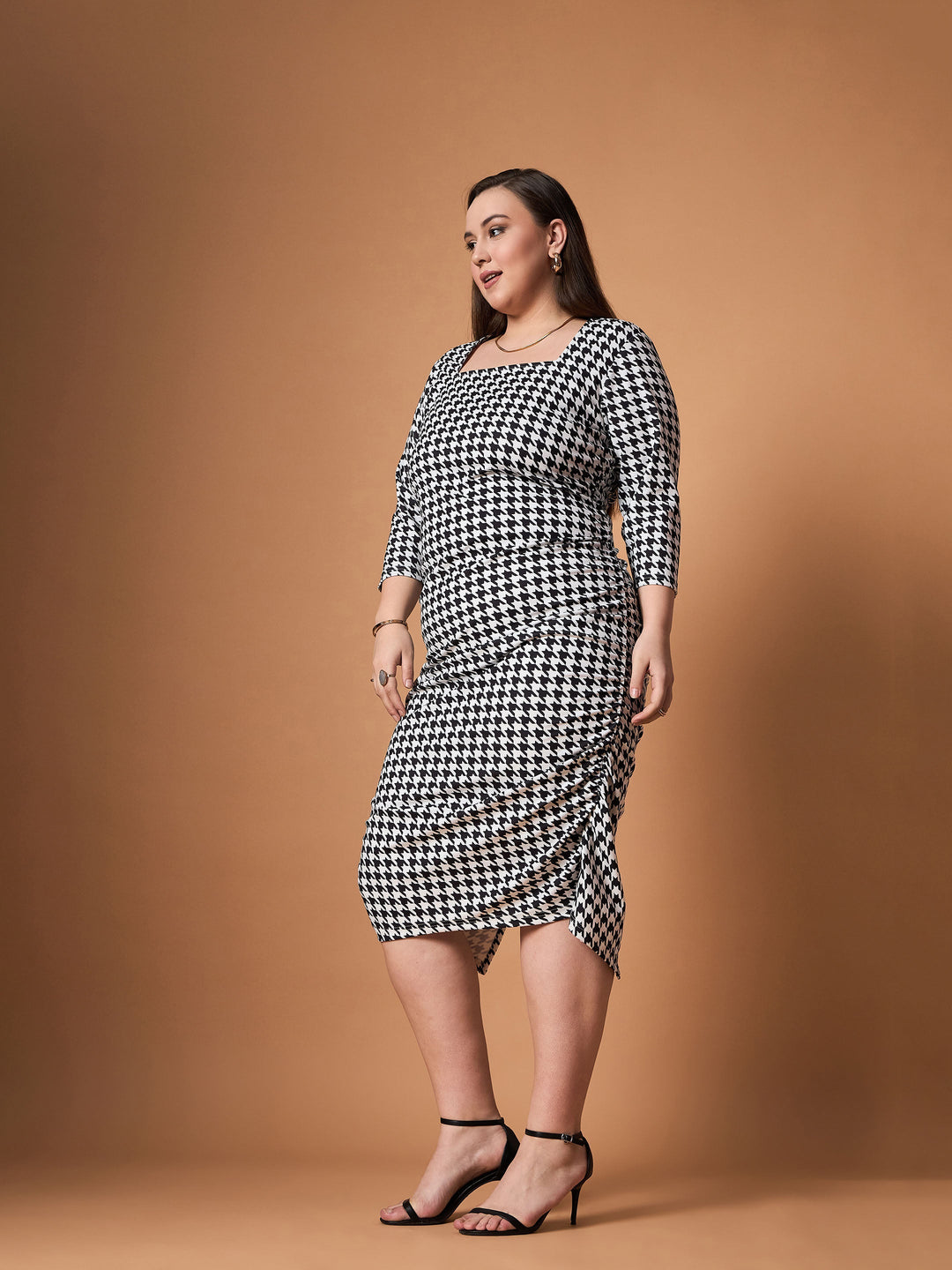 Black &amp; White Houndstooth Ruched Dress-SASSAFRAS Curve