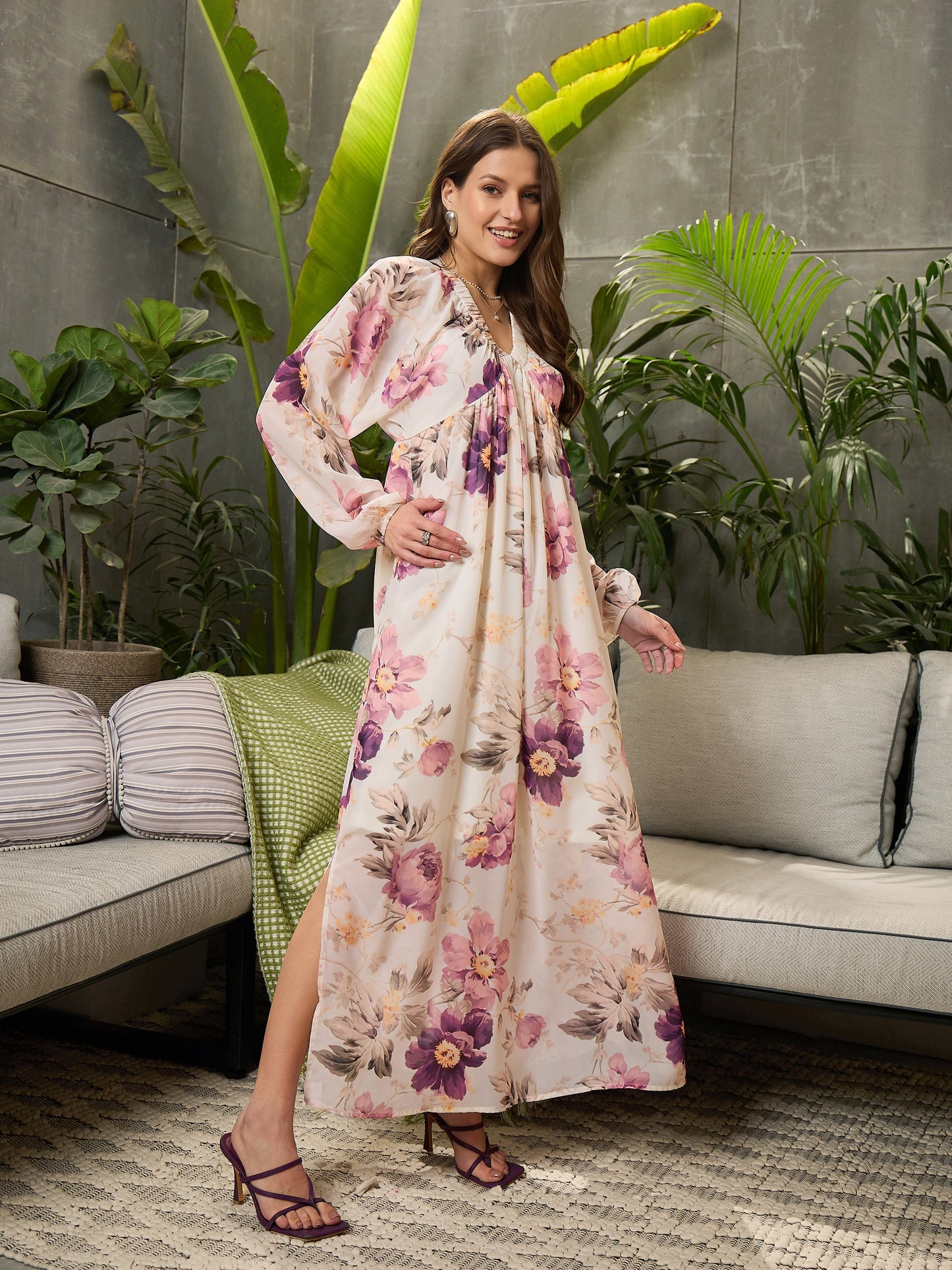 Women Off-White Floral Elasticated V-Neck Maxi Dress