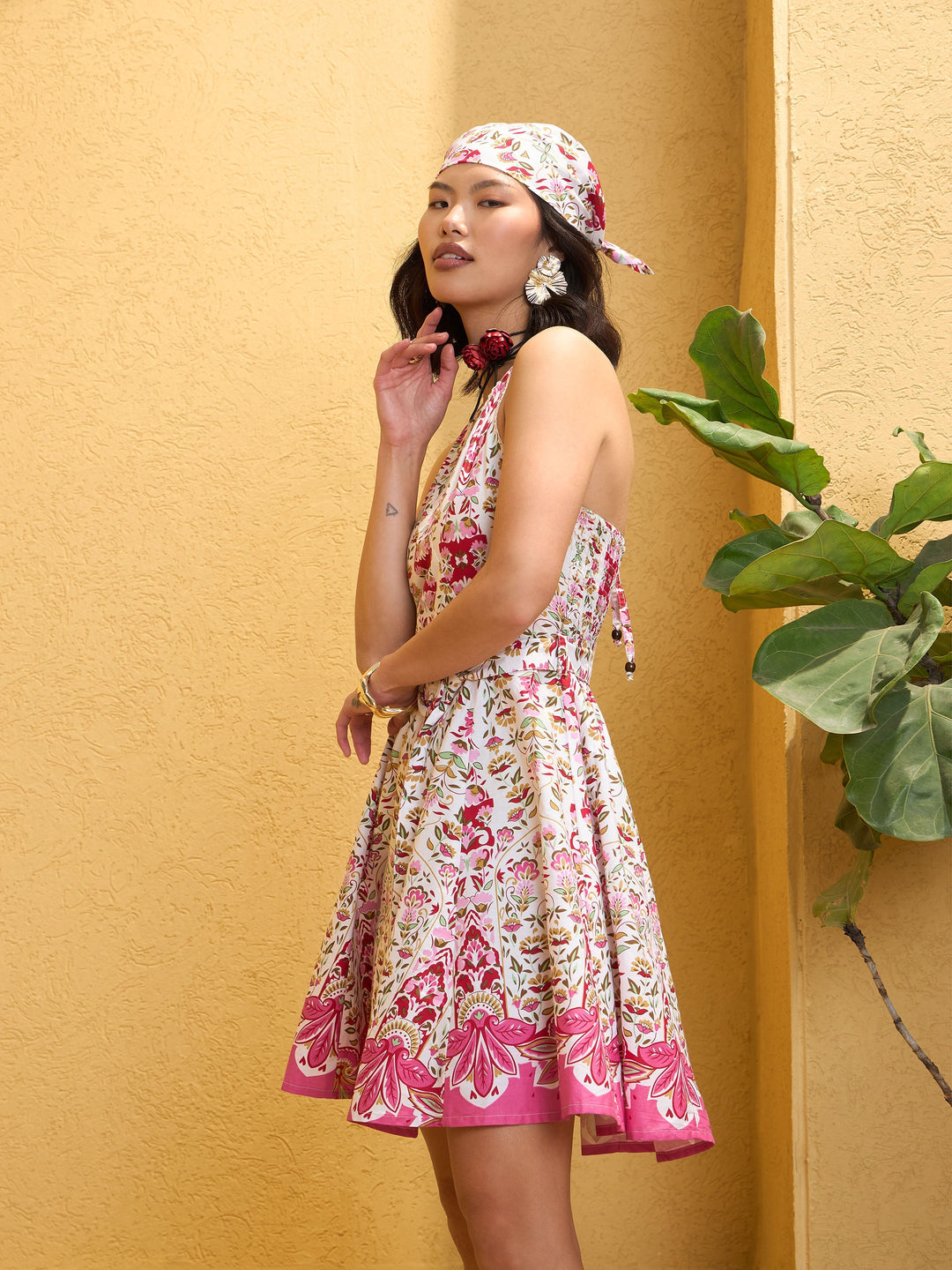Women Pink &amp; White Floral Halter Neck Short Dress