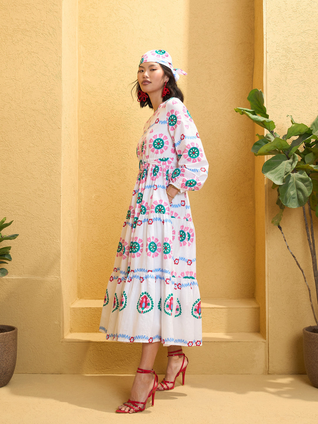 Women White Floral Round Neck Maxi Dress