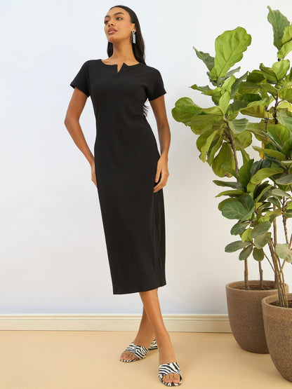 Women Black Ribbed V-Neck Back Slit Midi Dress