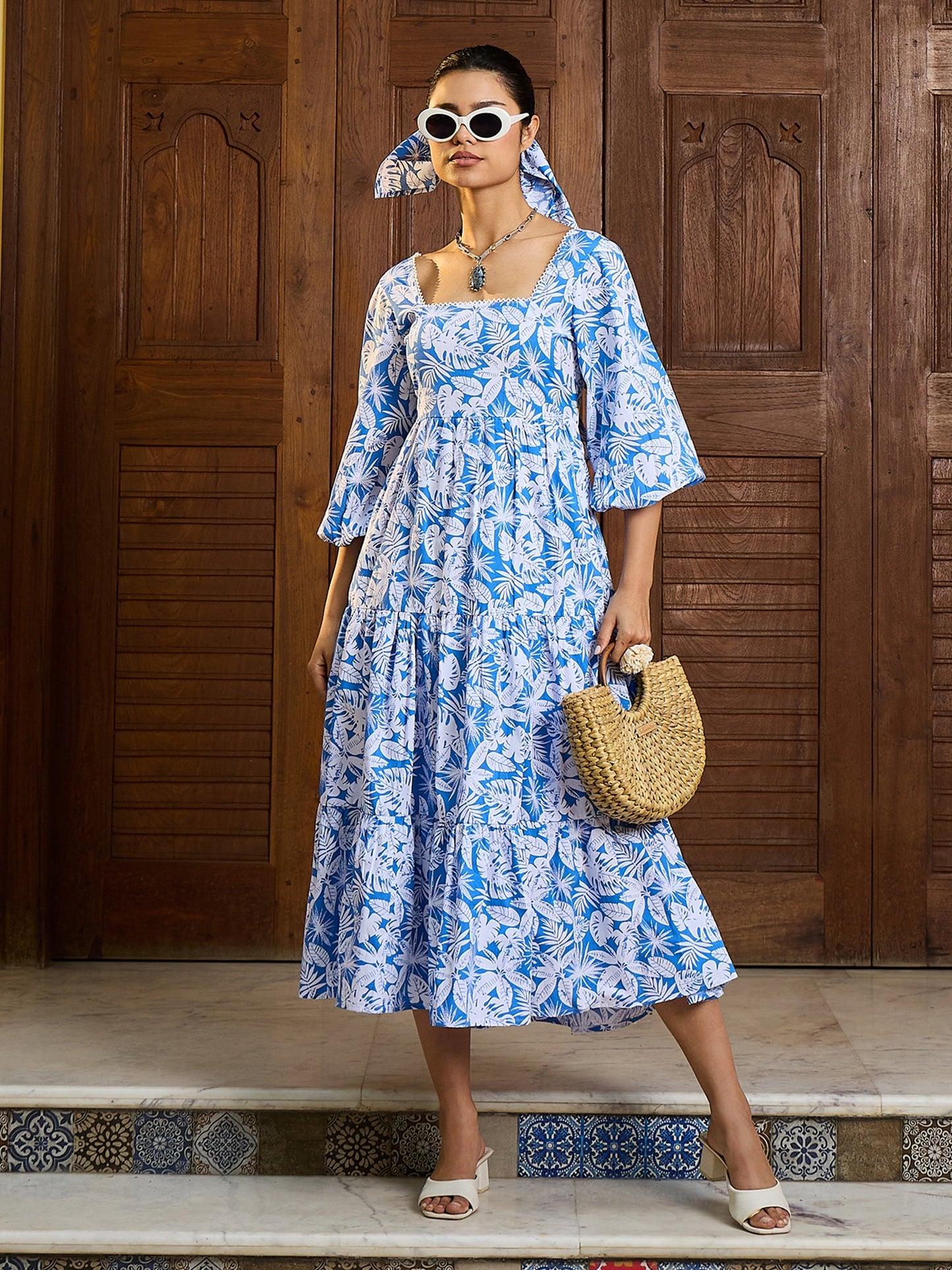 Women Blue & White Floral Back Tie Knot Midi Dress