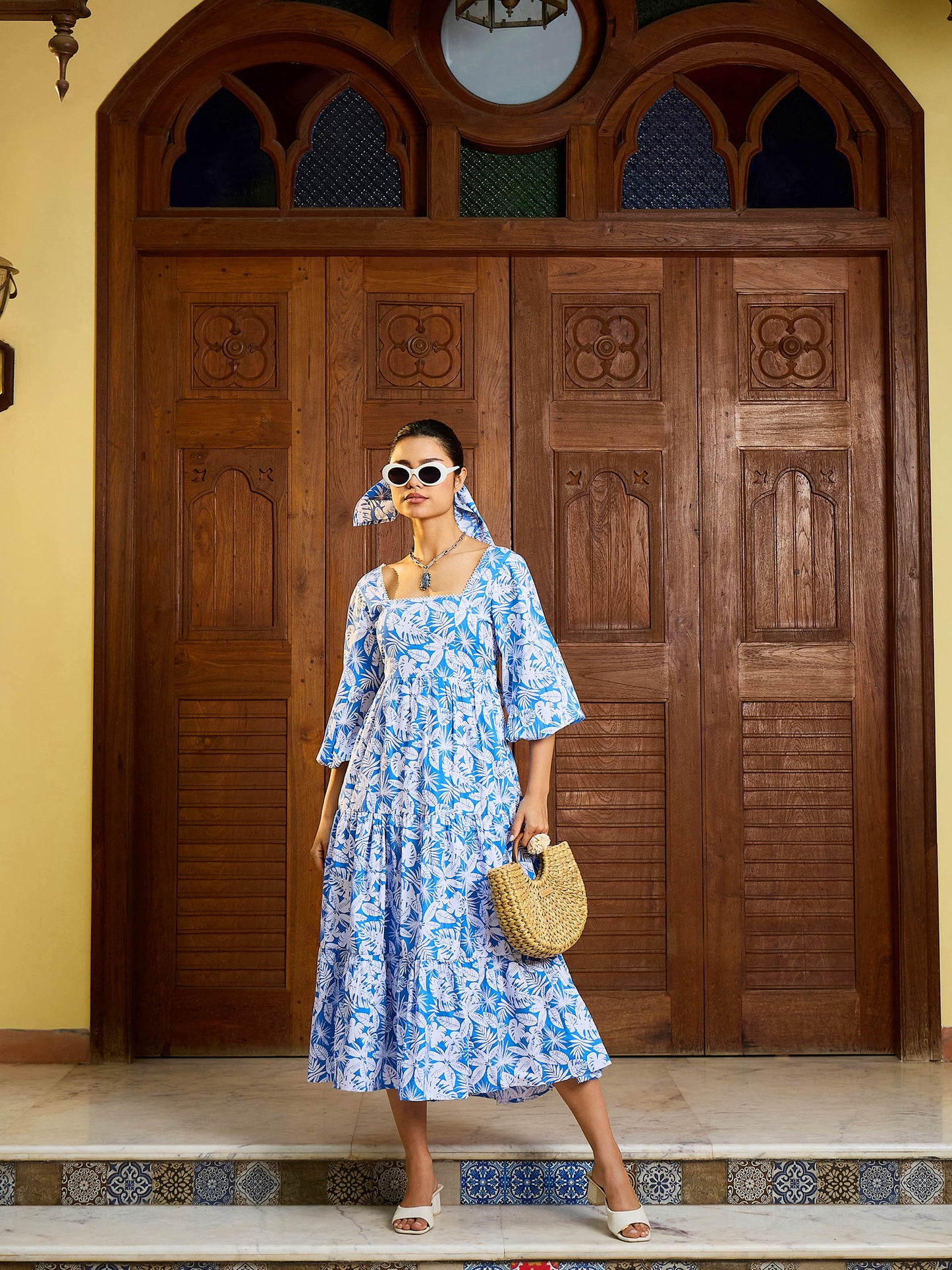 Women Blue & White Floral Back Tie Knot Midi Dress