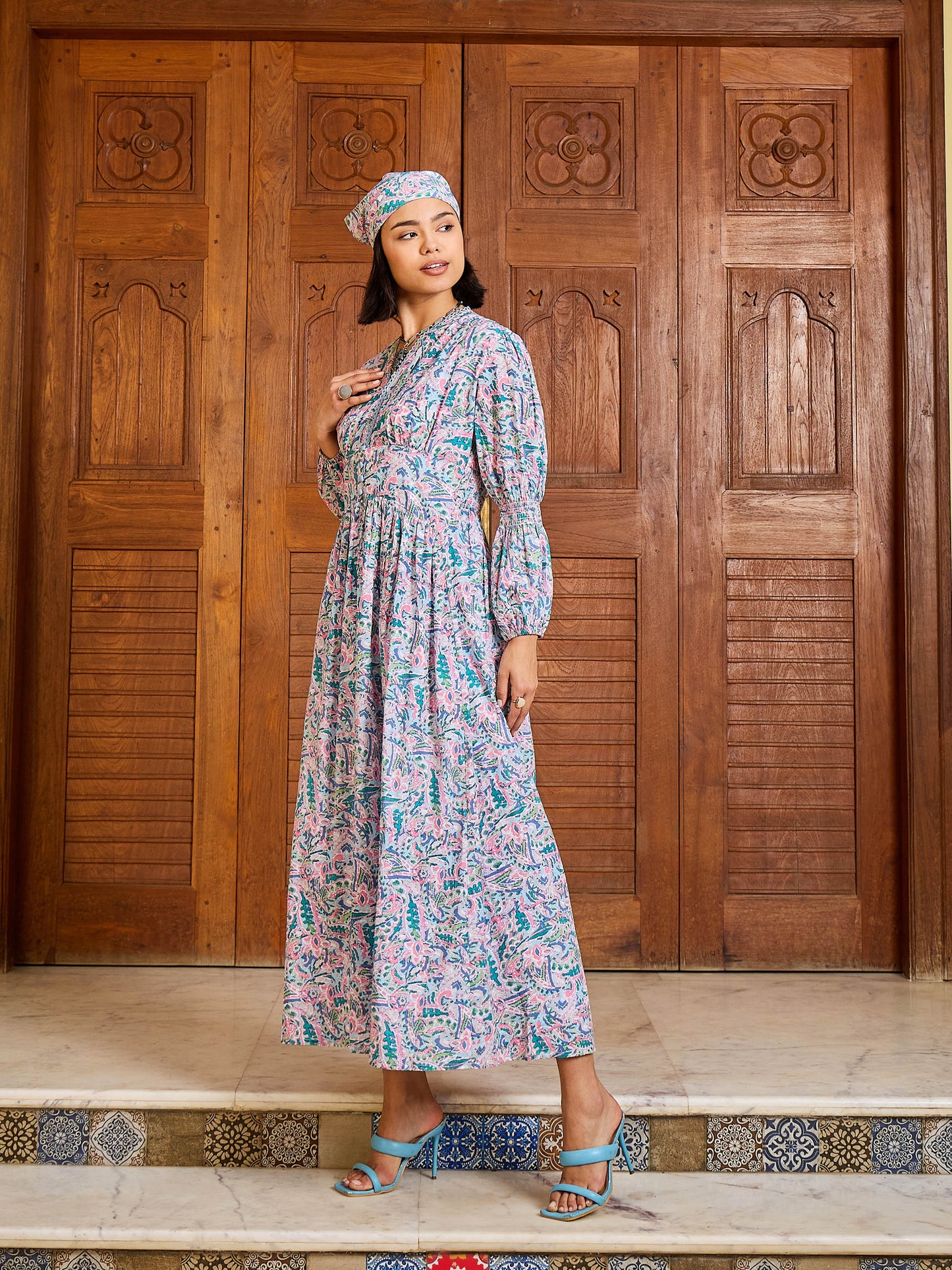 Women Blue Paisley V-Neck Gathered Maxi Dress
