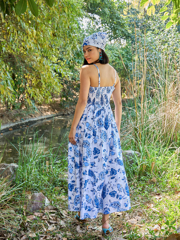 Women White &amp; Blue Floral Front Cut Out Strappy Midi Dress