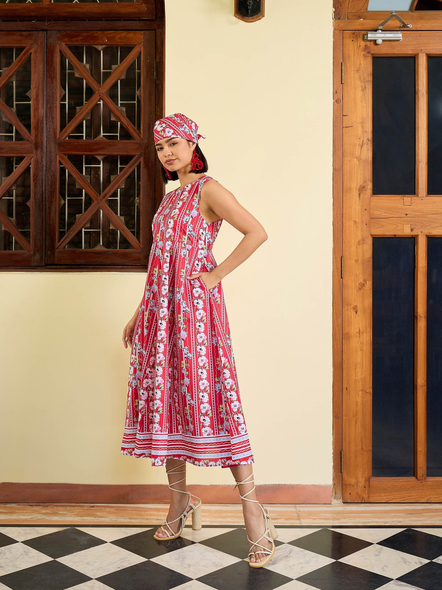 Red Floral Round Neck Sleeveless Midi Dress