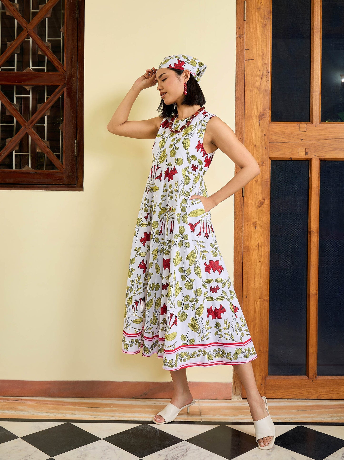 White Floral Round Neck Sleeveless Midi Dress