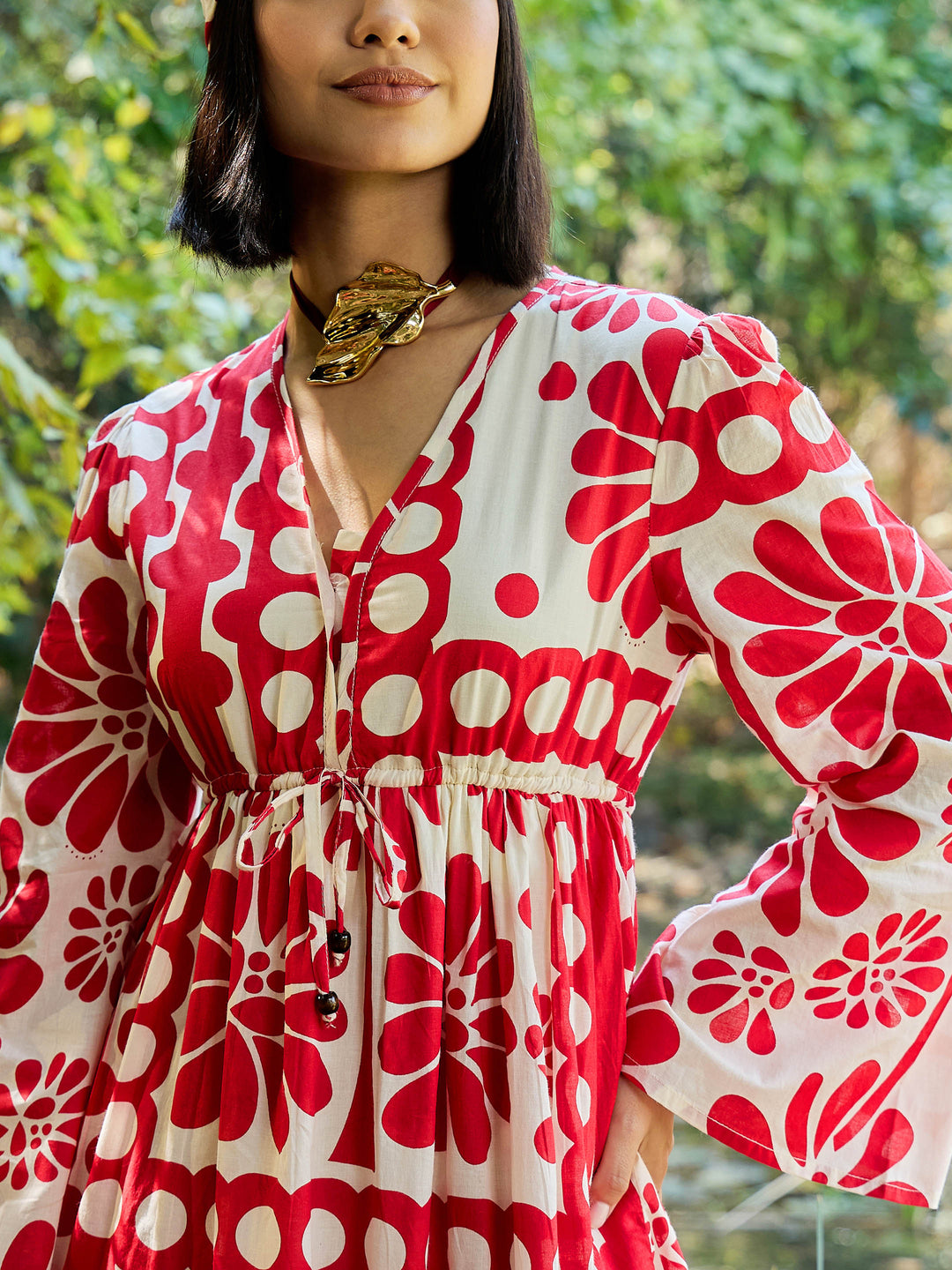 Women Beige &amp; Red Floral V Neck Waist Tie Knot Midi Dress