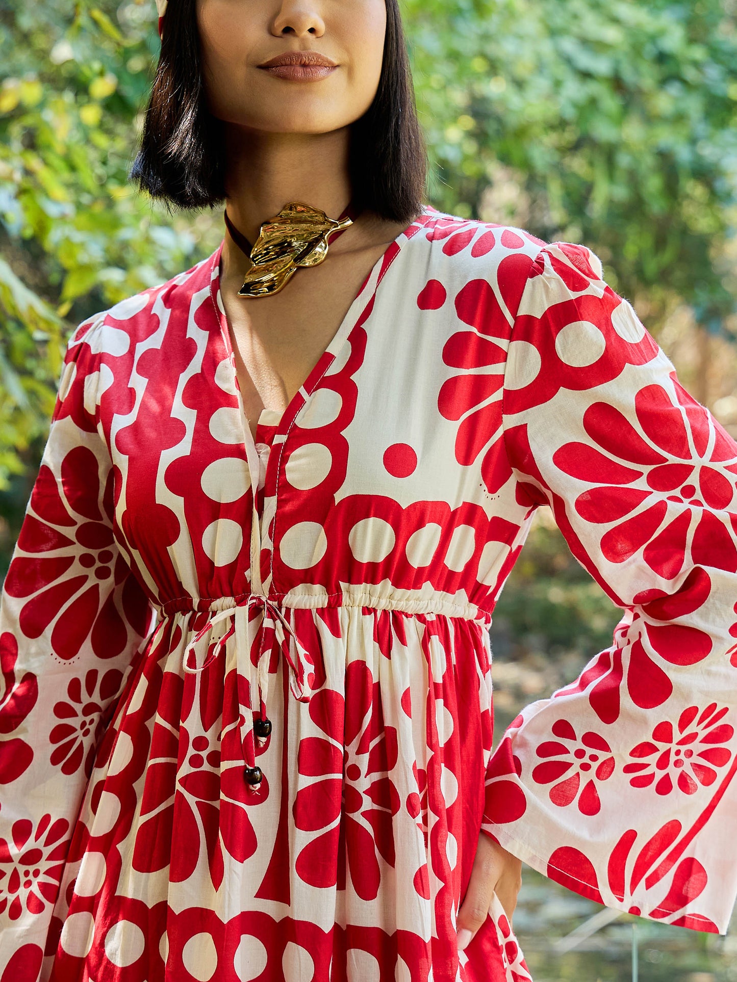 Women Beige & Red Floral V Neck Waist Tie Knot Midi Dress