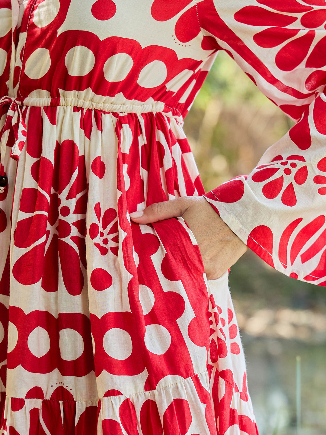 Women Beige &amp; Red Floral V Neck Waist Tie Knot Midi Dress