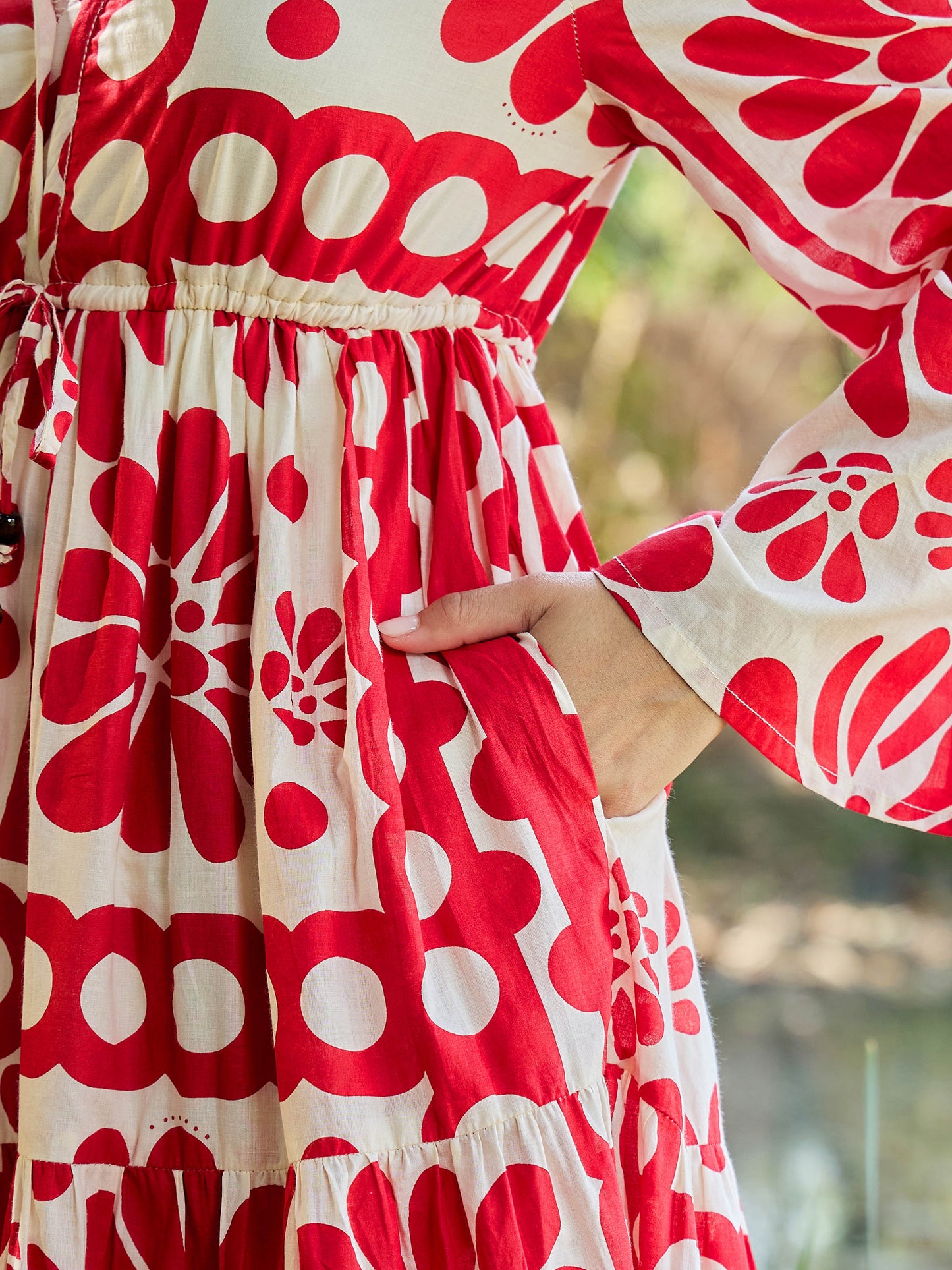 Women Beige & Red Floral V Neck Waist Tie Knot Midi Dress