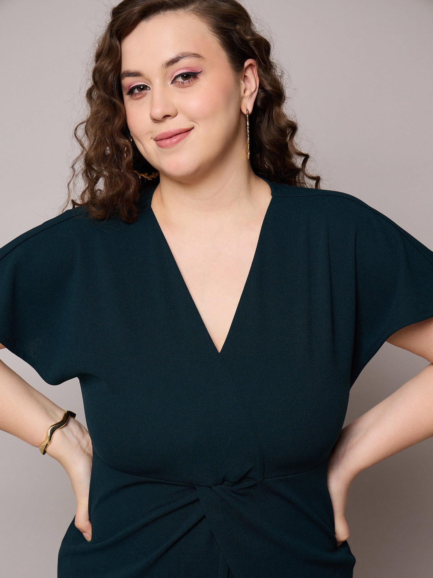 Emerald Green V Neck Short Sleeves Midi Dress