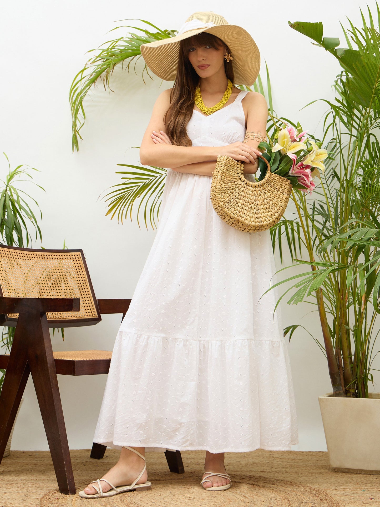 Women White Sweetheart Neck Strappy Maxi Dress