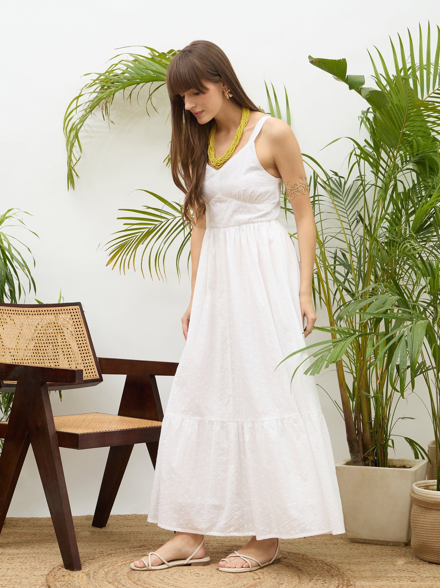 Women White Sweetheart Neck Strappy Maxi Dress