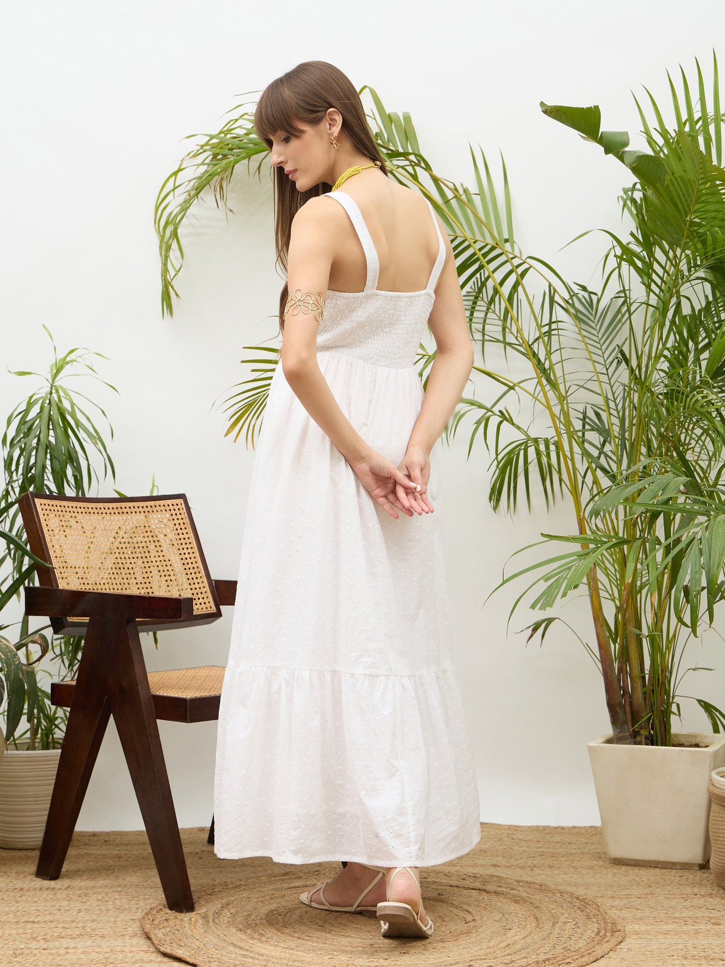 Women White Sweetheart Neck Strappy Maxi Dress