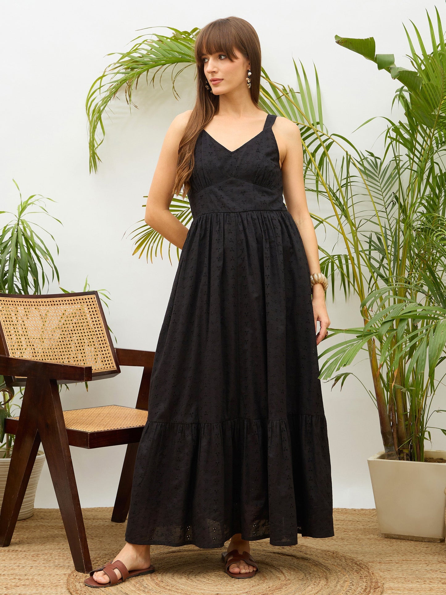 Women Black Sweetheart Neck Strappy Maxi Dress